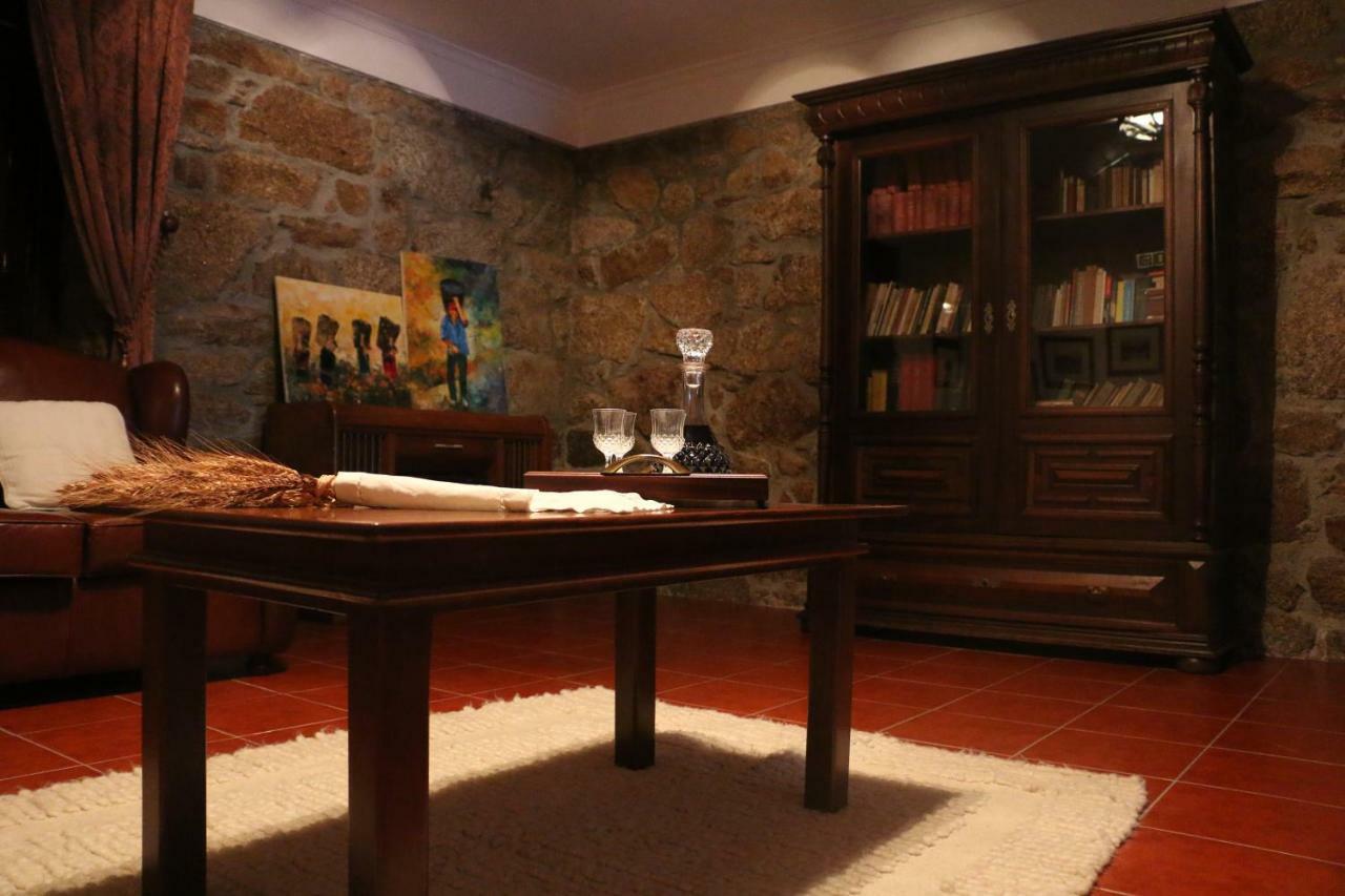 Casa Dona Urraca Hotell Vilarinho da Castanheira Eksteriør bilde