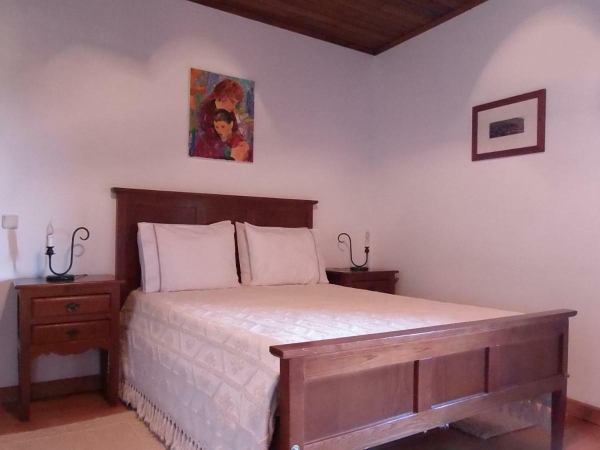 Casa Dona Urraca Hotell Vilarinho da Castanheira Eksteriør bilde